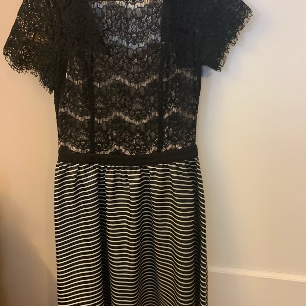 Cute size small black and white dress